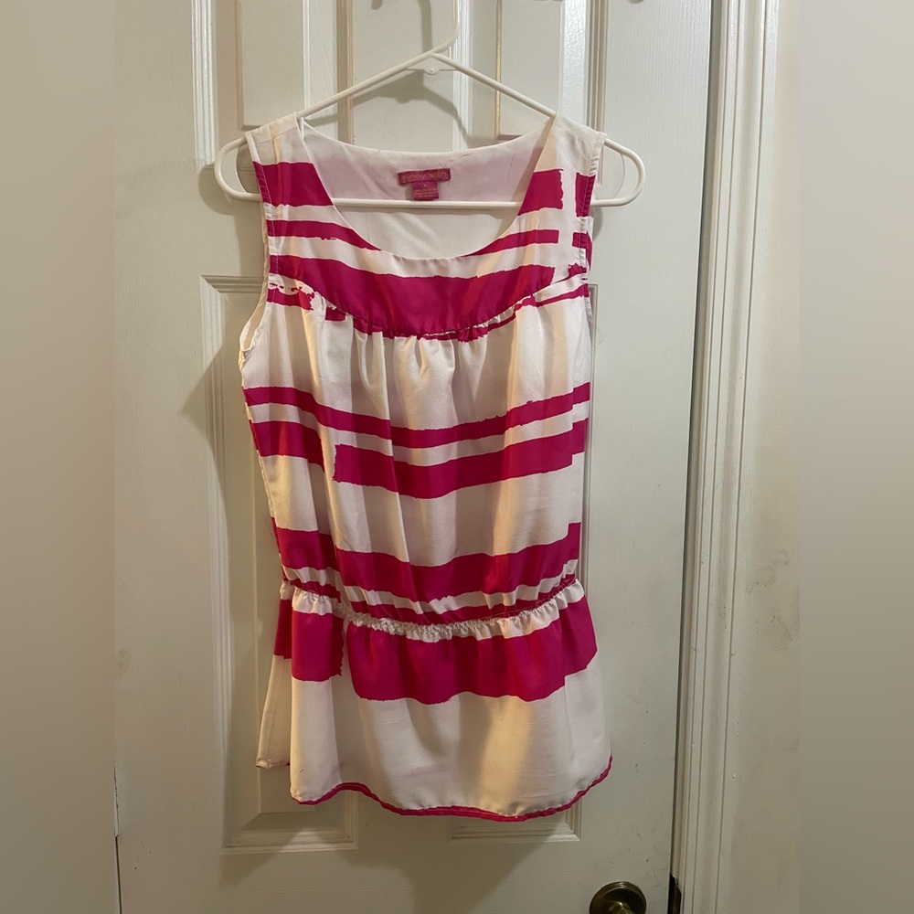 SALE‼️Sunny Leigh top size Small